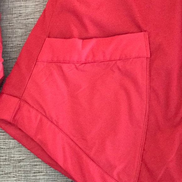 Red reversible Shacket lululemon - Picture 3 of 5